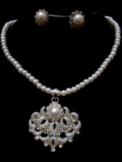 pearl_necklaces_3220PRL347